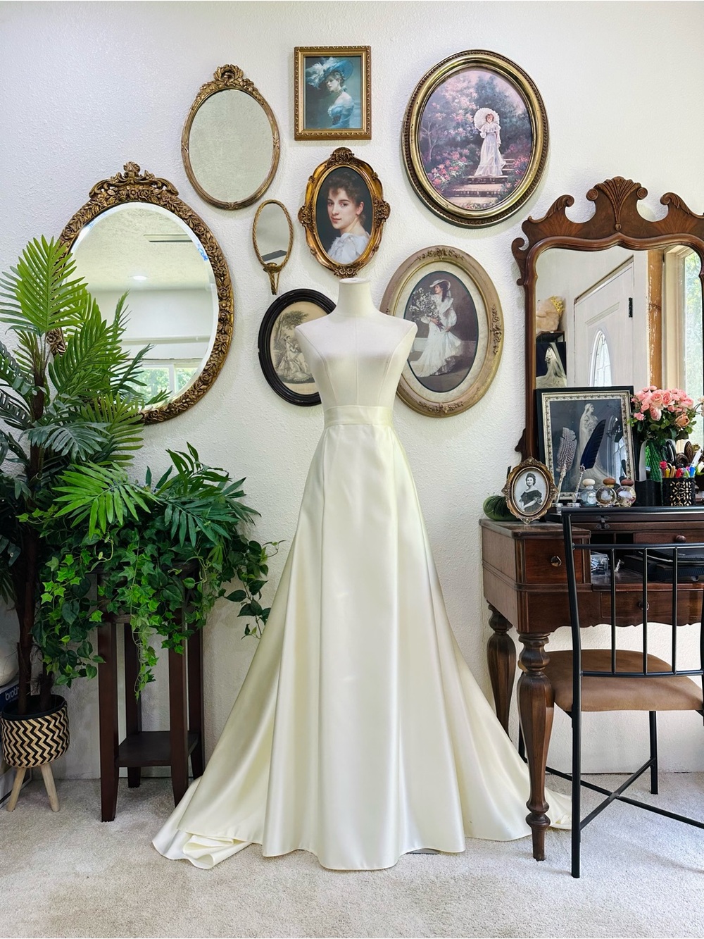 Elegant Ivory Satin Strapless Wedding Gown
